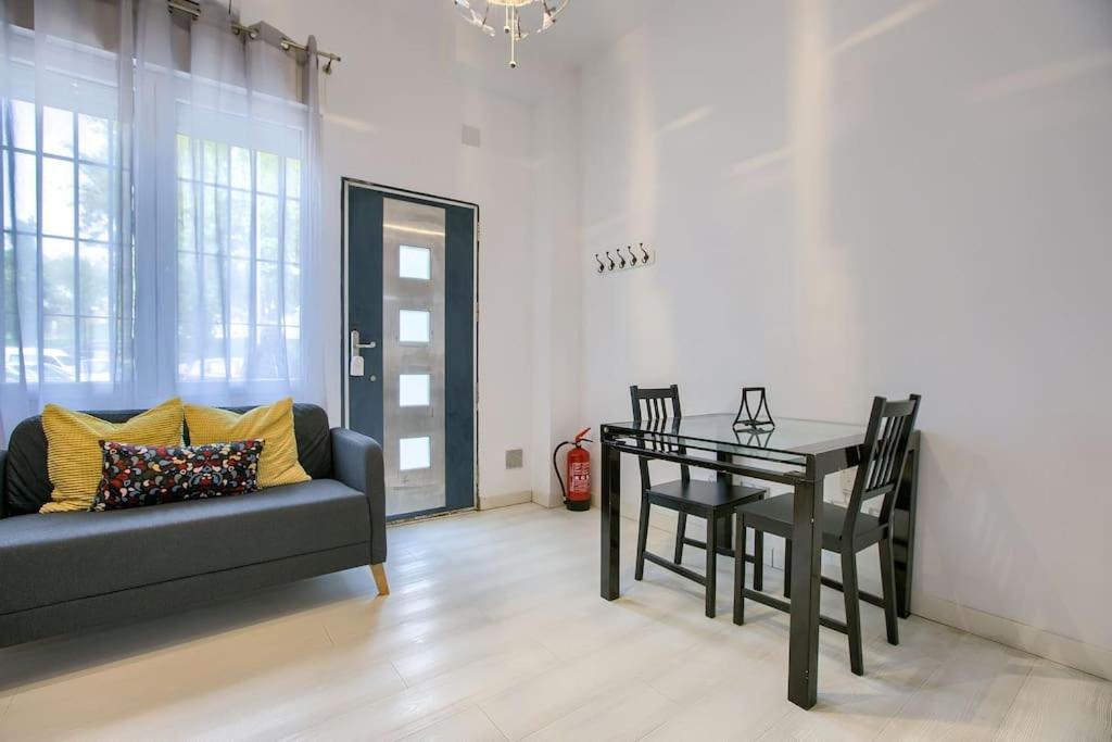 דירות Cozy Getaway In מדריד מראה חיצוני תמונה
